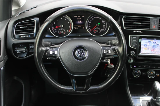 Volkswagen GOLF Variant Business Edition 1.4 TSI 140 pk DSG | Camera | Navigatie | Stoelverwarming | Trekhaak | 17"Lmv | PDC v+a