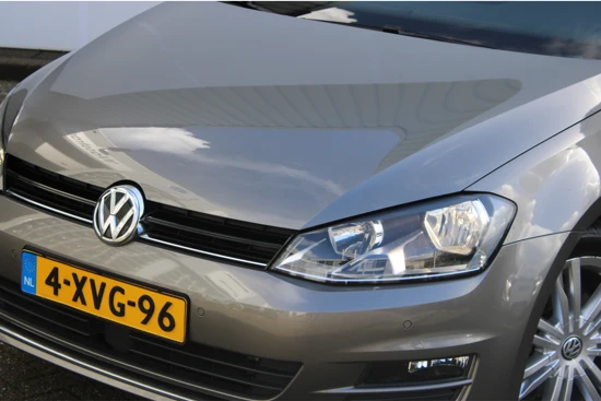 Volkswagen Golf Variant Business Edition 1.4 TSI 140 pk DSG | Camera | Navigatie | Stoelverwarming | Trekhaak | 17"Lmv | PDC v+a