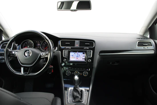 Volkswagen GOLF Variant Business Edition 1.4 TSI 140 pk DSG | Camera | Navigatie | Stoelverwarming | Trekhaak | 17"Lmv | PDC v+a