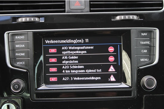 Volkswagen GOLF Variant Business Edition 1.4 TSI 140 pk DSG | Camera | Navigatie | Stoelverwarming | Trekhaak | 17"Lmv | PDC v+a