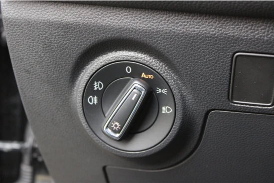 SEAT Arona 1.0 TSI FR Business Intense | Camera | PDC v+a | Navigatie | Cruise Control | Active info display | Apple Carplay