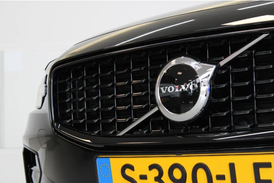 Volvo V60 B4 200PK Plus Dark | BLIS | Sportstoelen | Camera | Pilot Assist | Memory stoelen | Achterb verwarming