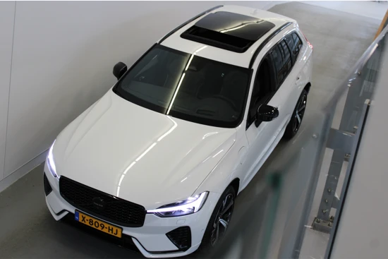 Volvo XC60 T6 350PK Ultimate Dark | Compleet! | Gelam Glas | Luchtvering | 360° Camera | Black Pack | HUD