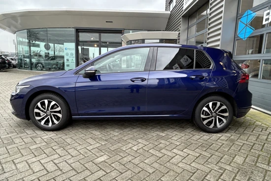 Volkswagen Golf 1.5 eTSI 150 pk | Stand kachel | A-uitrijcamera | Head-Up Display | Navigatie | Stoel- Stuurverwarming |