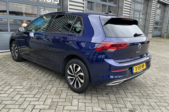 Volkswagen Golf 1.5 eTSI 150 pk | Stand kachel | A-uitrijcamera | Head-Up Display | Navigatie | Stoel- Stuurverwarming |