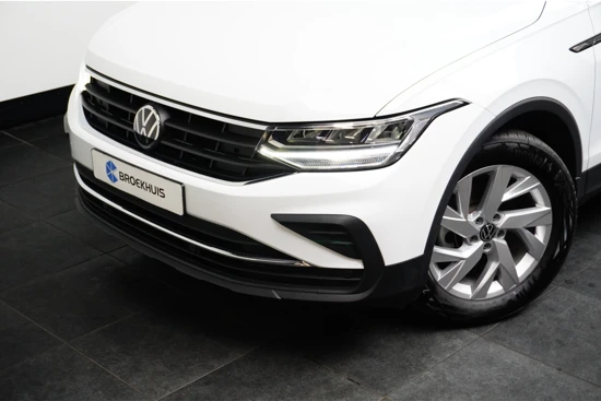 Volkswagen Tiguan 1.5 TSI 150PK DSG-7 Life + | TREKHAAK | CAMERA | FELOURS | STUUR + STOELVERW.