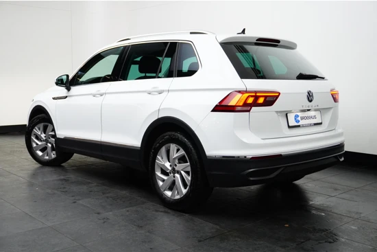 Volkswagen Tiguan 1.5 TSI 150PK DSG-7 Life + | TREKHAAK | CAMERA | FELOURS | STUUR + STOELVERW.