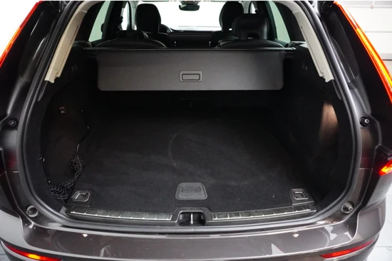 Volvo XC60 B4 Inscription | Adaptive Cruise | Camera | Getint Glas | Elek. stoel i.c.m geheugen | 19- inch | Stoelverwarming