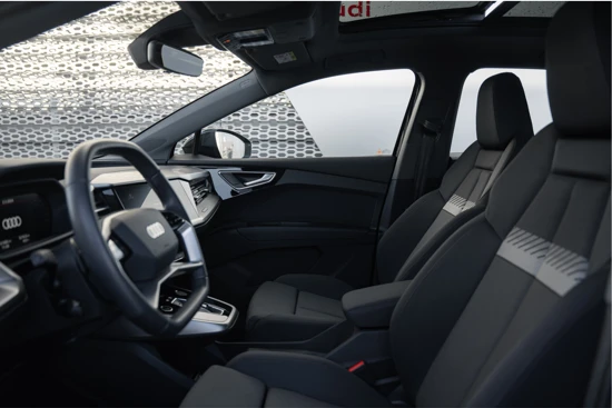 Audi Q4 e-tron 40 Launch edition Advanced Plus | PANORAMA DAK | 21 INCH | SPORTSTOELEN | NAVIGATIE | CAMERA