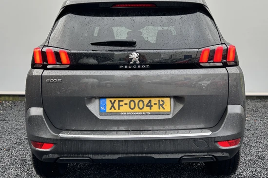 Peugeot 5008 1.2 130PK PureTech Allure Automaat | 7 zits | Panodak | Navigatie | Parkeersensoren voor + achter |