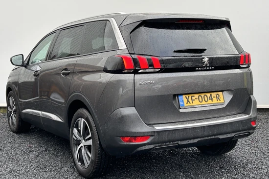 Peugeot 5008 1.2 130PK PureTech Allure Automaat | 7 zits | Panodak | Navigatie | Parkeersensoren voor + achter |