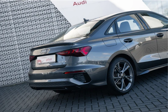 Audi A3 Limousine 30 TFSI S-tronic | S-edition | NAVIGATIE | 18 INCH | OPTIEK PAKKET ZWART