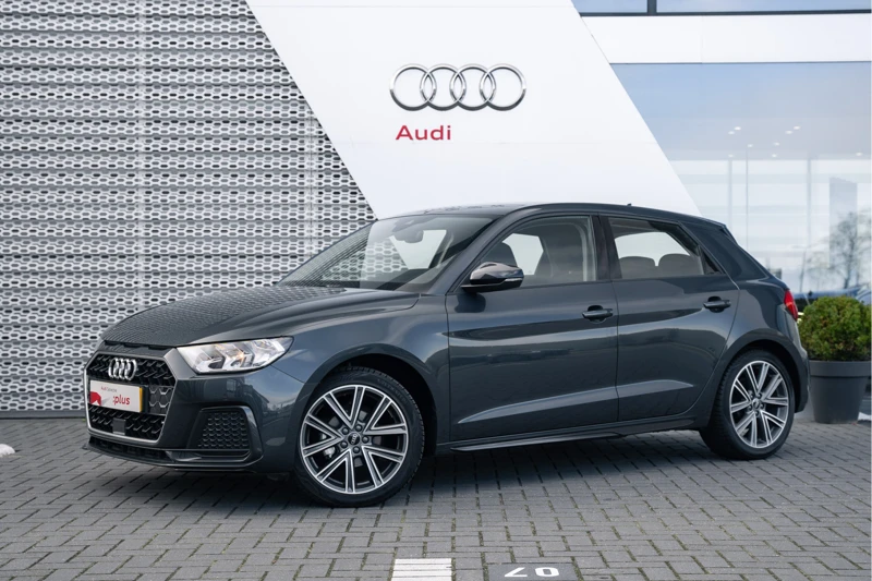Audi A1 Sportback 25 TFSI Advanced edition | Smartphone interface | Airco | 17 Inch | Parkeerhulp achter