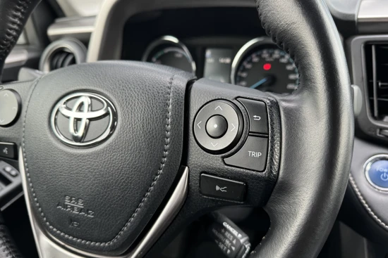 Toyota RAV4 2.5 HYBRID 2WD CVT Dynamic | ACC | Trekhaak | Camera | Sensoren V/A | Elekt. klep | Stoelverwarming | Navi