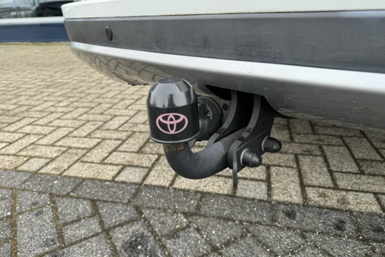 Toyota RAV4 2.5 HYBRID 2WD CVT Dynamic | ACC | Trekhaak | Camera | Sensoren V/A | Elekt. klep | Stoelverwarming | Navi