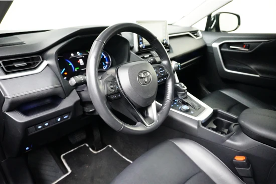 Toyota RAV4 2.5 Hybrid AWD Dynamic l Leder l Climate l Stoel en stuurverwarming l Trekhaak l Camera l Adaptieve cruise l