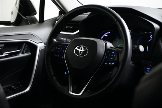 Toyota RAV4 2.5 Hybrid AWD Dynamic l Leder l Climate l Stoel en stuurverwarming l Trekhaak l Camera l Adaptieve cruise l