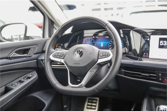 Volkswagen Golf 1.0TSI Life Business | Winterpakket | Carplay | Navigatie | Donker getint glas |