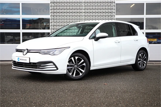 Volkswagen Golf 1.0TSI Life Business | Winterpakket | Carplay | Navigatie | Donker getint glas |