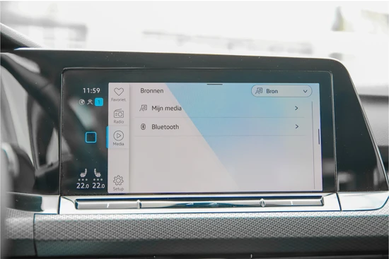 Volkswagen Golf 1.0TSI Life Business | Winterpakket | Carplay | Navigatie | Donker getint glas |