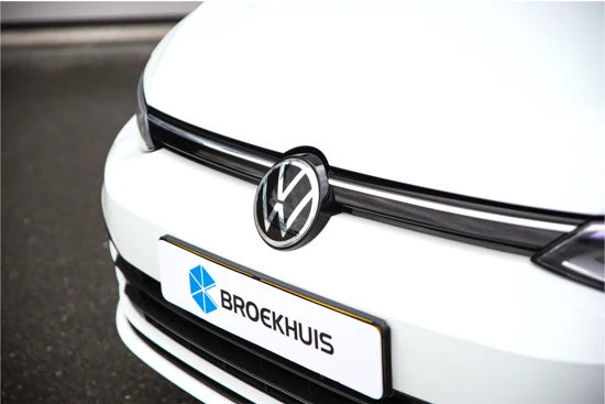 Volkswagen Golf 1.0TSI Life Business | Winterpakket | Carplay | Navigatie | Donker getint glas |