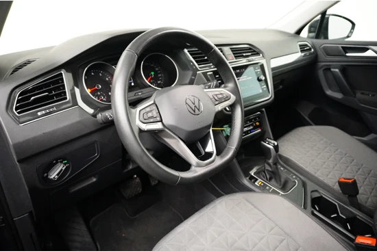 Volkswagen Tiguan 1.5 TSI 150PK DSG-7 Life + | TREKHAAK | CAMERA | NAVI BY APP | STUUR + STOELVERW.