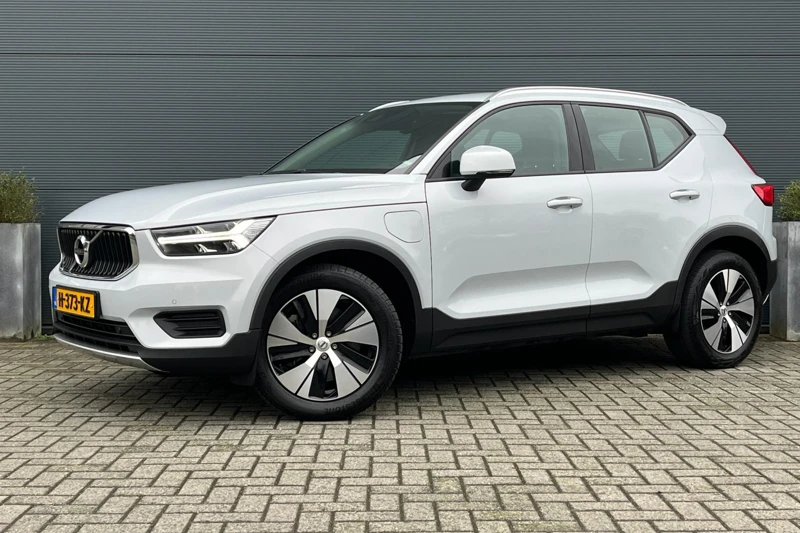 Volvo XC40 1.5 T5 Twin Engine Momentum Pro