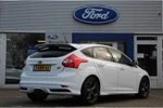 Ford Focus 2.0EB ST-3 250PK | NL-AUTO! | LEDER | ELEKT. STOELEN | NAVI | CAMERA | CLIMA | VOORRUITVERWARMING | STOELVERWARMING | CRUISE | X