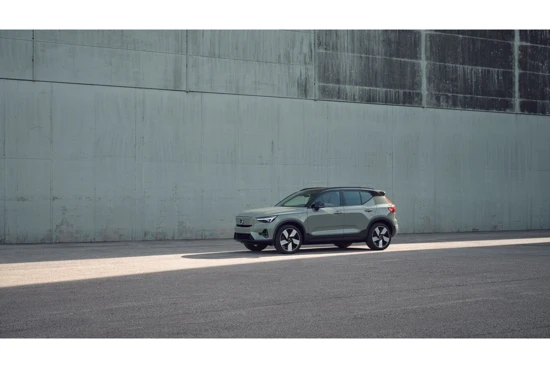 Volvo XC40 Single Motor Extended Range Ultimate | VOORRAAD! | Panoramadak | Pixel Led | Harman Kardon | Adaptive Cruise | BLIS | Getint Gla