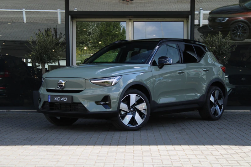 Volvo XC40 Single Motor Extended Range Ultimate | 20" | Pixel Led | Getint Glas | Zwarte Logo's