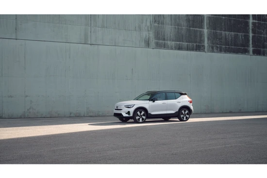 Volvo XC40 Single Motor Extended Range Ultimate | VOORRAAD! | Panoramadak | Pixel Led | Harman Kardon | Adaptive Cruise | BLIS | Getint Gla