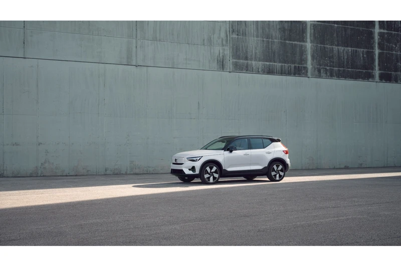 Volvo XC40 Single Motor Extended Range Ultimate | VOORRAAD! | Panoramadak | Pixel Led | Harman Kardon | Adaptive Cruise | BLIS | Getint Gla