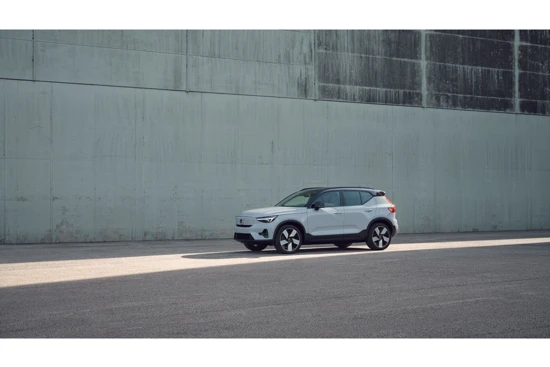 Volvo XC40 Single Motor Extended Range Ultimate | VOORRAAD! | Panoramadak | Pixel Led | Harman Kardon | Adaptive Cruise | BLIS | Getint Gla