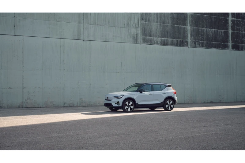 Volvo XC40 Single Motor Extended Range Ultimate | VOORRAAD! | Panoramadak | Pixel Led | Harman Kardon | Adaptive Cruise | BLIS | Getint Gla