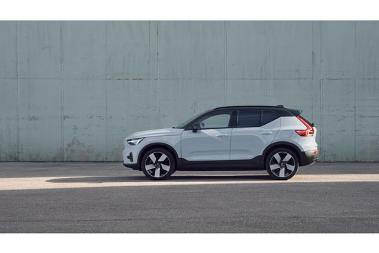 Volvo XC40 Single Motor Extended Range Ultimate | VOORRAAD! | Panoramadak | Pixel Led | Harman Kardon | Adaptive Cruise | BLIS | Getint Gla