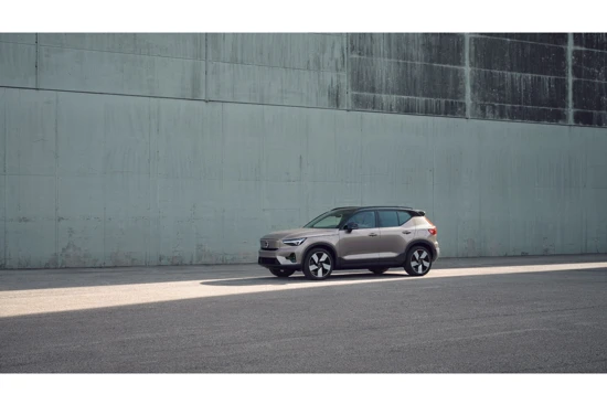 Volvo XC40 Single Motor Extended Range Ultimate | VOORRAAD! | Panoramadak | Pixel Led | Harman Kardon | Adaptive Cruise | BLIS | Getint Gla