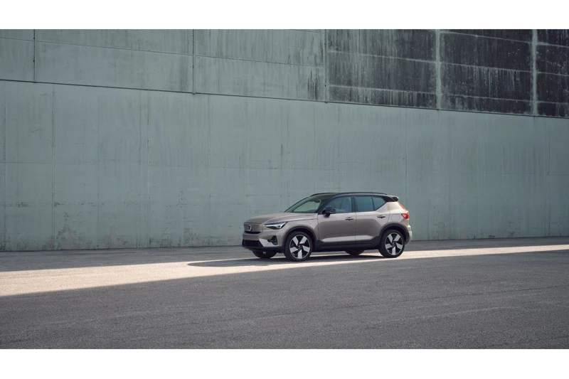 Volvo XC40 Single Motor Extended Range Ultimate | VOORRAAD! | Panoramadak | Pixel Led | Harman Kardon | Adaptive Cruise | BLIS | Getint Gla