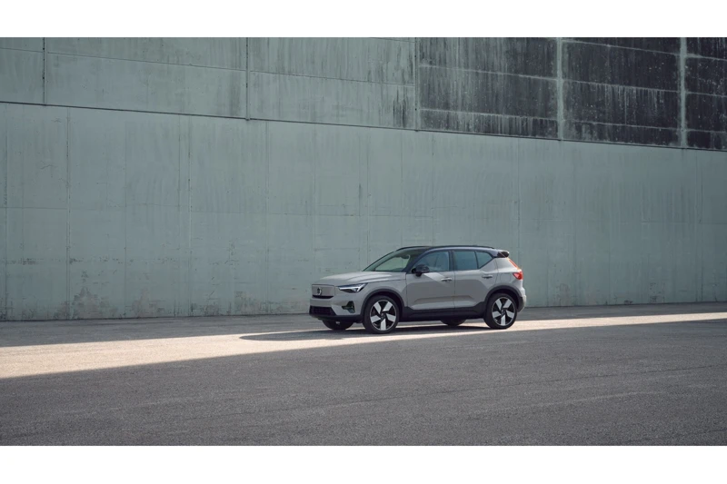 Volvo XC40 Single Motor Extended Range Ultimate | VOORRAAD! | Panoramadak | Pixel Led | Harman Kardon | Adaptive Cruise | BLIS | Getint Gla