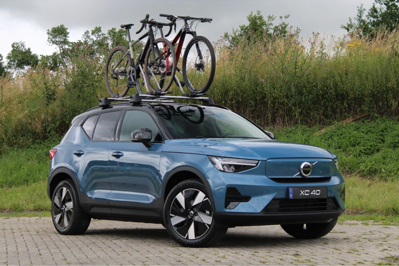 Volvo XC40 Single Motor Extended Range Plus | VOORRAAD VOORDEEL! | Adaptive Cruise | BLIS | Warmtepomp | Keyless | Getint Glas | 19''