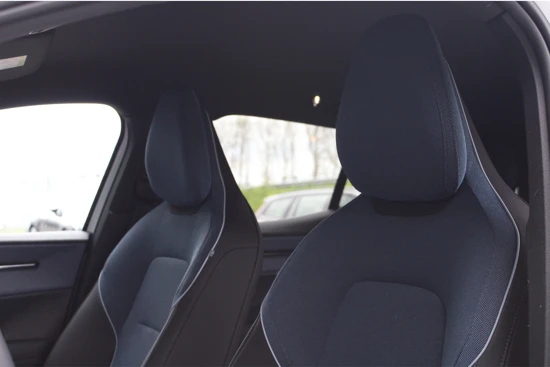 Volvo EX30 Single Motor Extended Range Plus | Pilot Assist | Harman Kardon | Climate | Getint Glas | BLIS