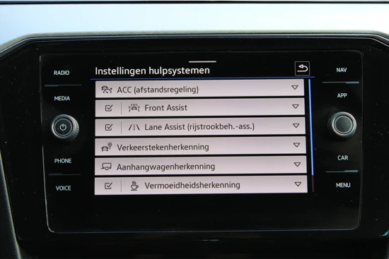 Volkswagen Passat Variant 1.4 TSI PHEV GTE Business | Camera | Navigatie | Stoel & Stuurverwarming | Elek.Trekhaak | Matrix LED | Active Info Disp