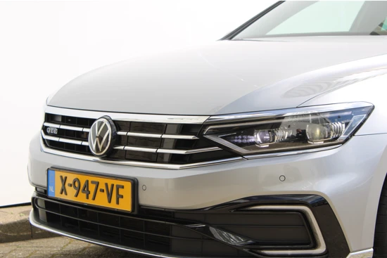 Volkswagen Passat Variant 1.4 TSI PHEV GTE Business | Camera | Navigatie | Stoel & Stuurverwarming | Elek.Trekhaak | Matrix LED | Active Info Disp