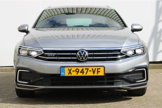 Volkswagen Passat Variant 1.4 TSI PHEV GTE Business | Camera | Navigatie | Stoel & Stuurverwarming | Elek.Trekhaak | Matrix LED | Active Info Disp