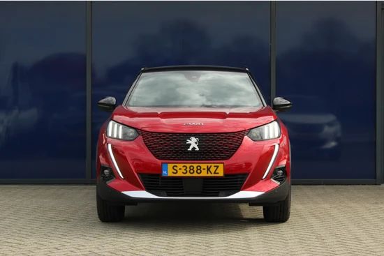 Peugeot e-2008 GT | NAV | CAM | LED | BLIS | Carplay | Climate & cruise c. | PDC V&A | Privacy glass |