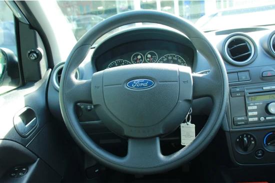 Ford Fiesta 1.3-8V FUTURA | 1E EIGENAAR! | NL-AUTO! | WEINIG KM! | AIRCO | VOORRUITVERWARMING | LM. VELGEN