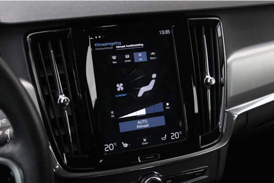 Volvo V90 T5 Momentum Automaat | Trekhaak! | Exterior Styling Kit | Navigatie | 19" | Leder | Cross Traffic Alert | Elektrische Achterklep