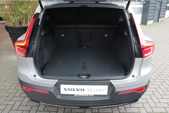 Volvo XC40 Recharge Core Edition 70 kWh | Subsidie aanvraag mogelijk! | Trekhaak | Camera | Standverwarming | Stuur/stoelverwarming