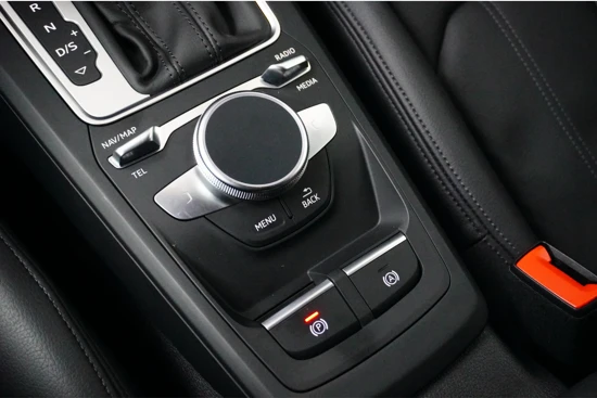 Audi Q2 35 TFSI S-tronic | S-line Exterieur | Leder | Stoelverwarming | Camera | Cruise control