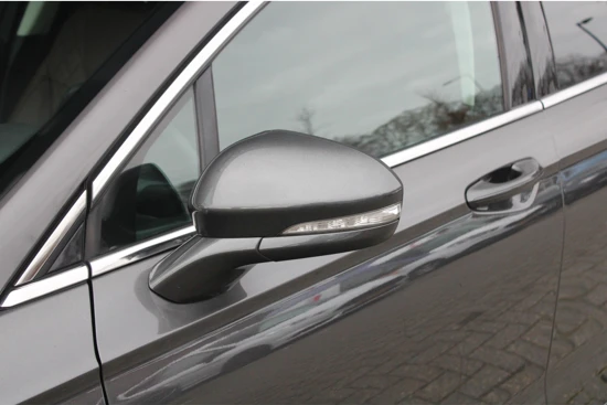 Ford Mondeo 1.5 160pk Titanium 5-deurs | NL-auto | 100% dealer o.h. | 19'' | Leder | LED | Stoelverwarming | Privacy-glass