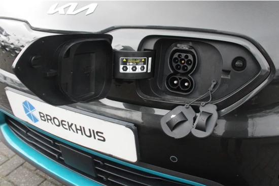 Kia e-Niro DynamicPlusLine 64 kWh | SCHUIFDAK | TREKHAAK | LED | CAMERA